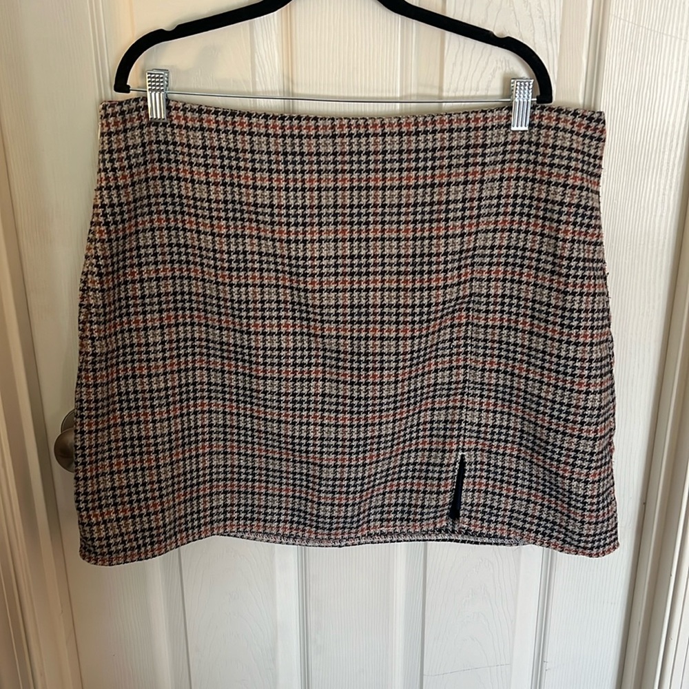Old Navy Plaid Mini skirt
